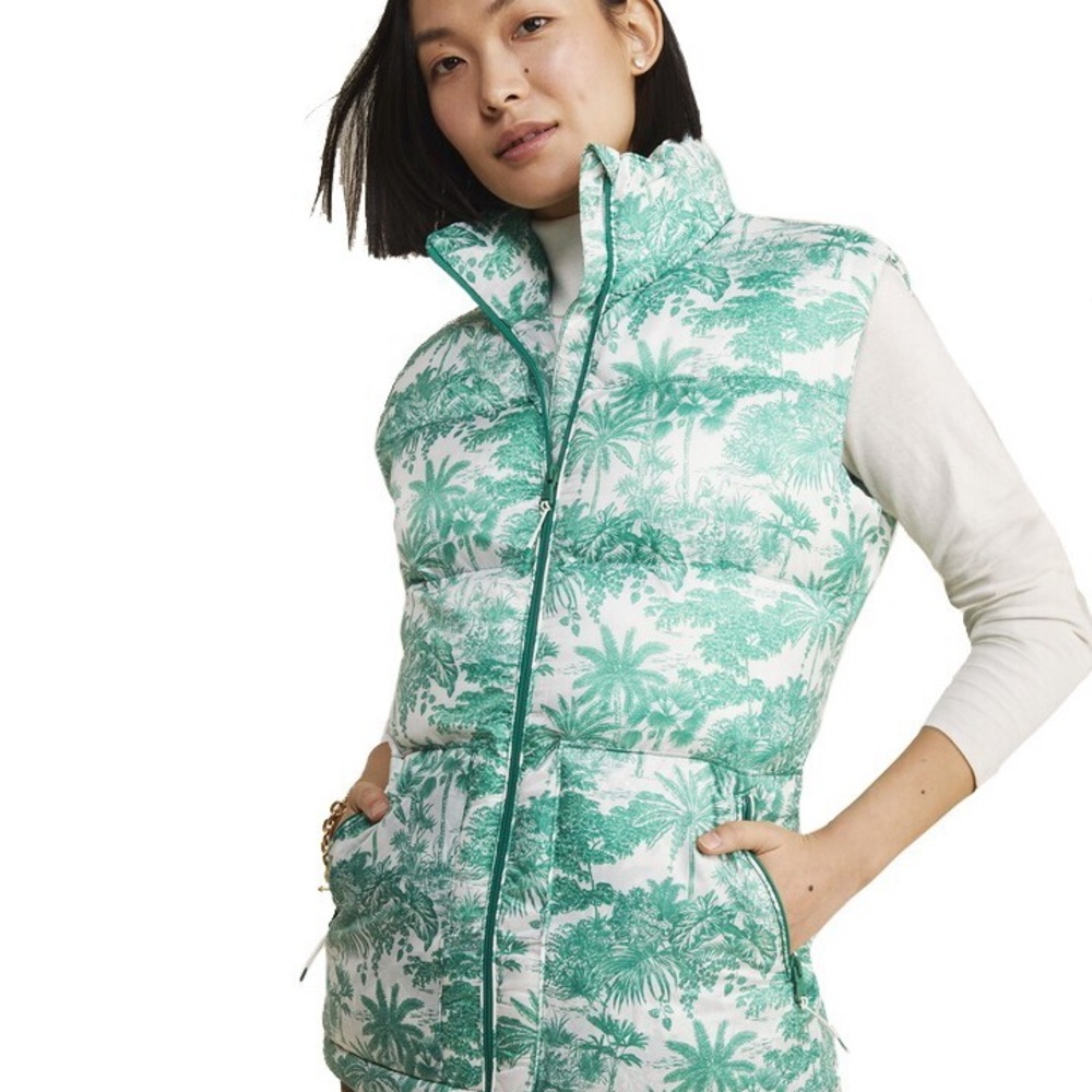 Vineyard Vines Oversized Printed Puffer Vest in a green tropical toile pattern